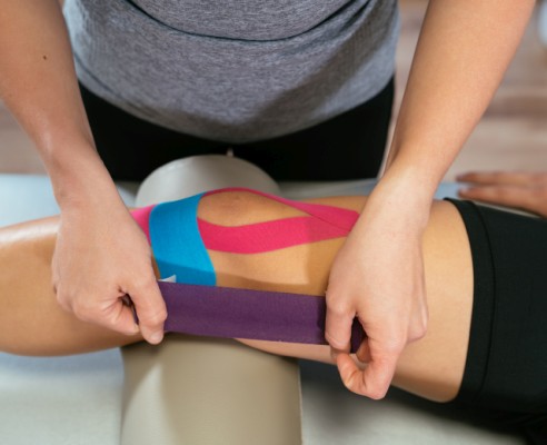 Kinesio Taping a leg